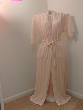 Vintage Pretty Pink Lace Hollywood Regency Elegant Ladies Designer House Robe
